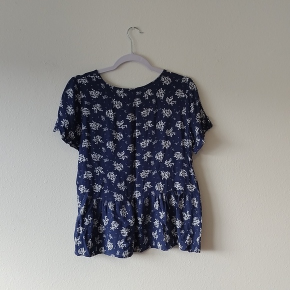 Flower detailed navy peplum top - Picture 4 of 4